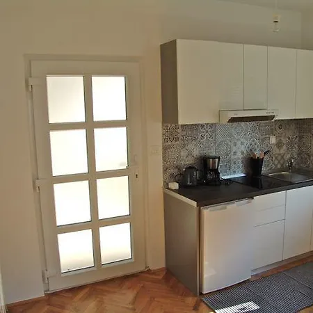 Apartament Ellalinda